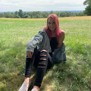 Meet your Posher, Julia